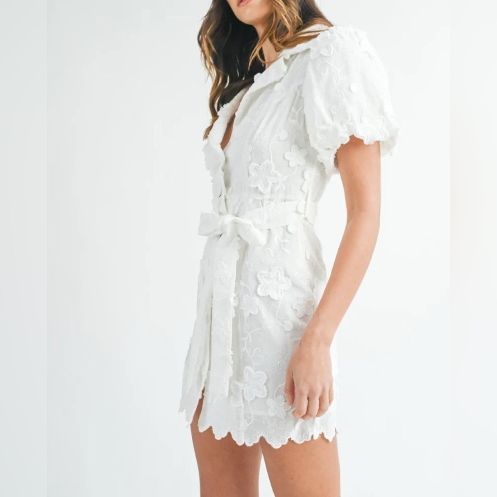 Mable Embroidered White‎ Button Down  Dress Women Medium NWT *** Runs Small***